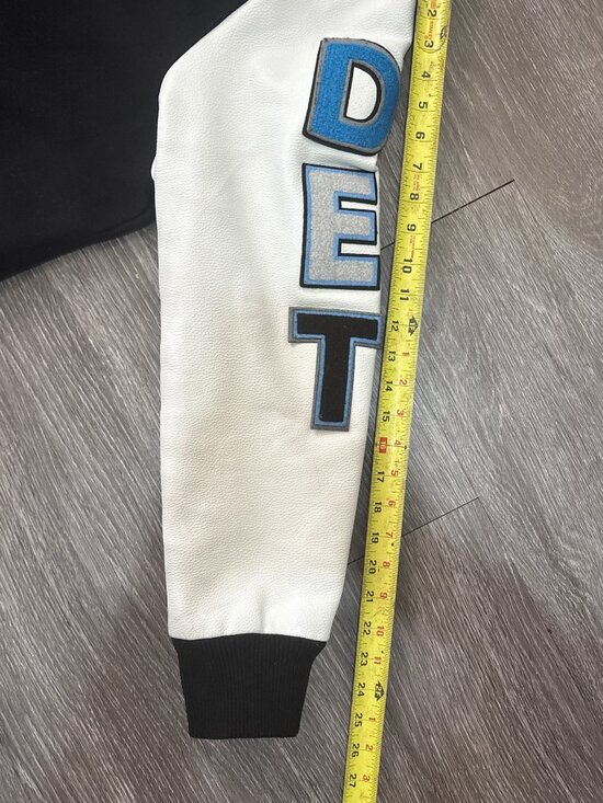 MENS DETROIT LIONS COAT - Picture 4 of 7